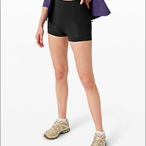 Lululemon Rogue Renegade High Rise Short 2.5